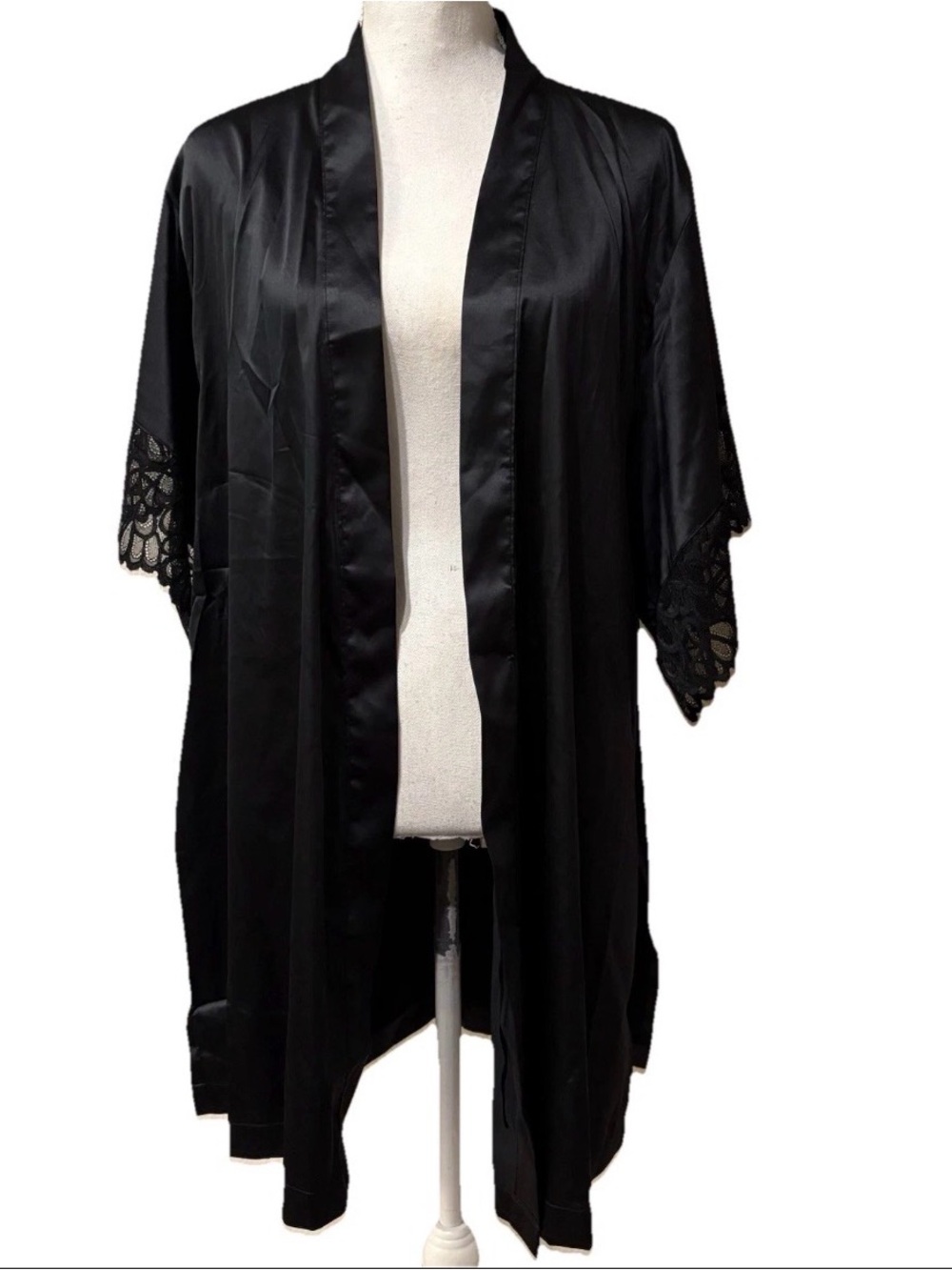 NWT Savage x Fenty Black Satin Lace Trim Short  Robe M/L *Missing Sash/Tie*